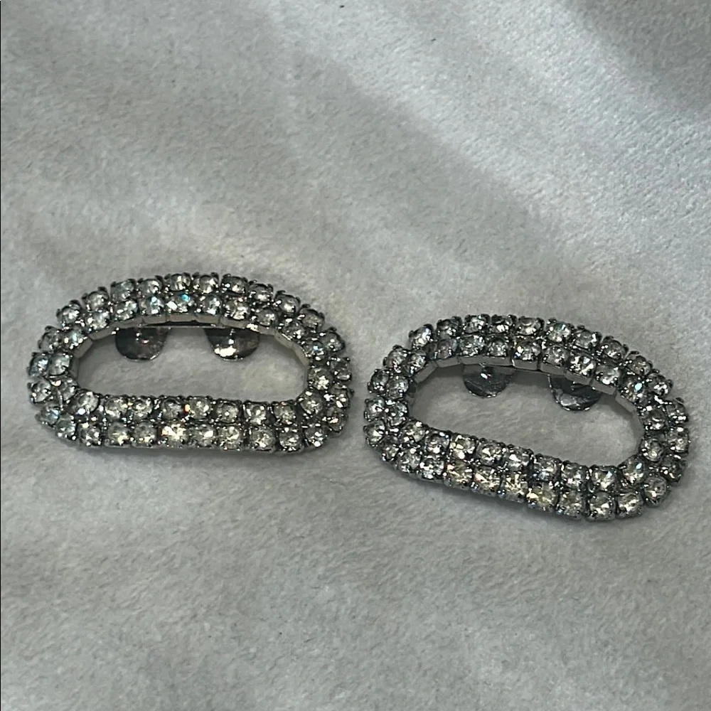 Vintage rhinestone Silver oval pair of stunning shoe clips one size women’s